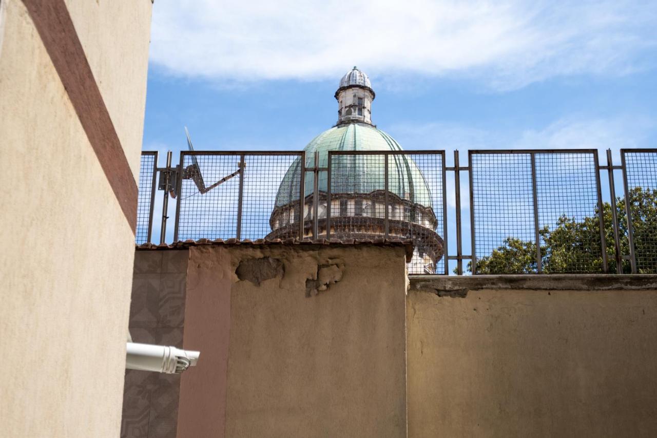 Appartamento Elegante Con Terrazzino Nel Centro Di Napoli エクステリア 写真
