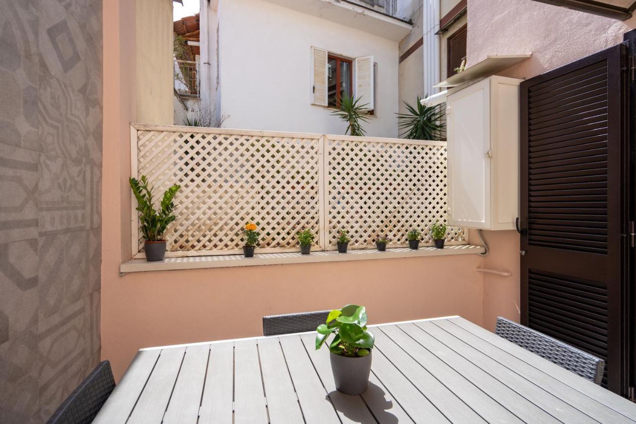 Appartamento Elegante Con Terrazzino Nel Centro Di Napoli エクステリア 写真